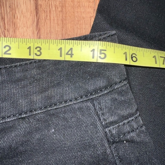 Jean with a split on the side of leg - Picture 8 of 8